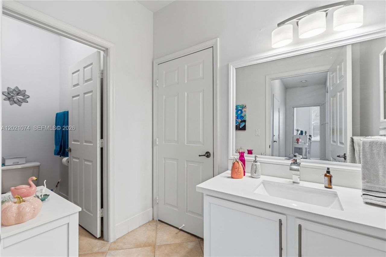 16350 SW 11th St, Pembroke Pines, FL 33027 Photo