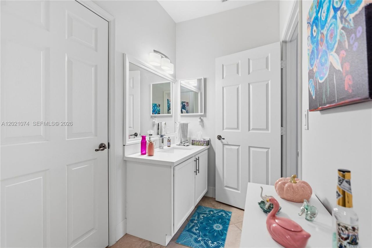 16350 SW 11th St, Pembroke Pines, FL 33027 Photo