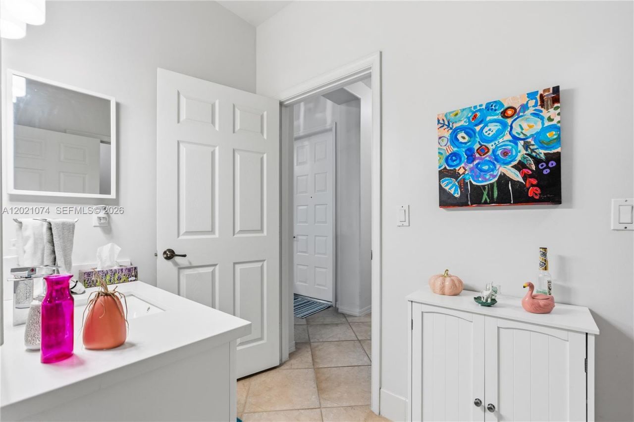 16350 SW 11th St, Pembroke Pines, FL 33027 Photo