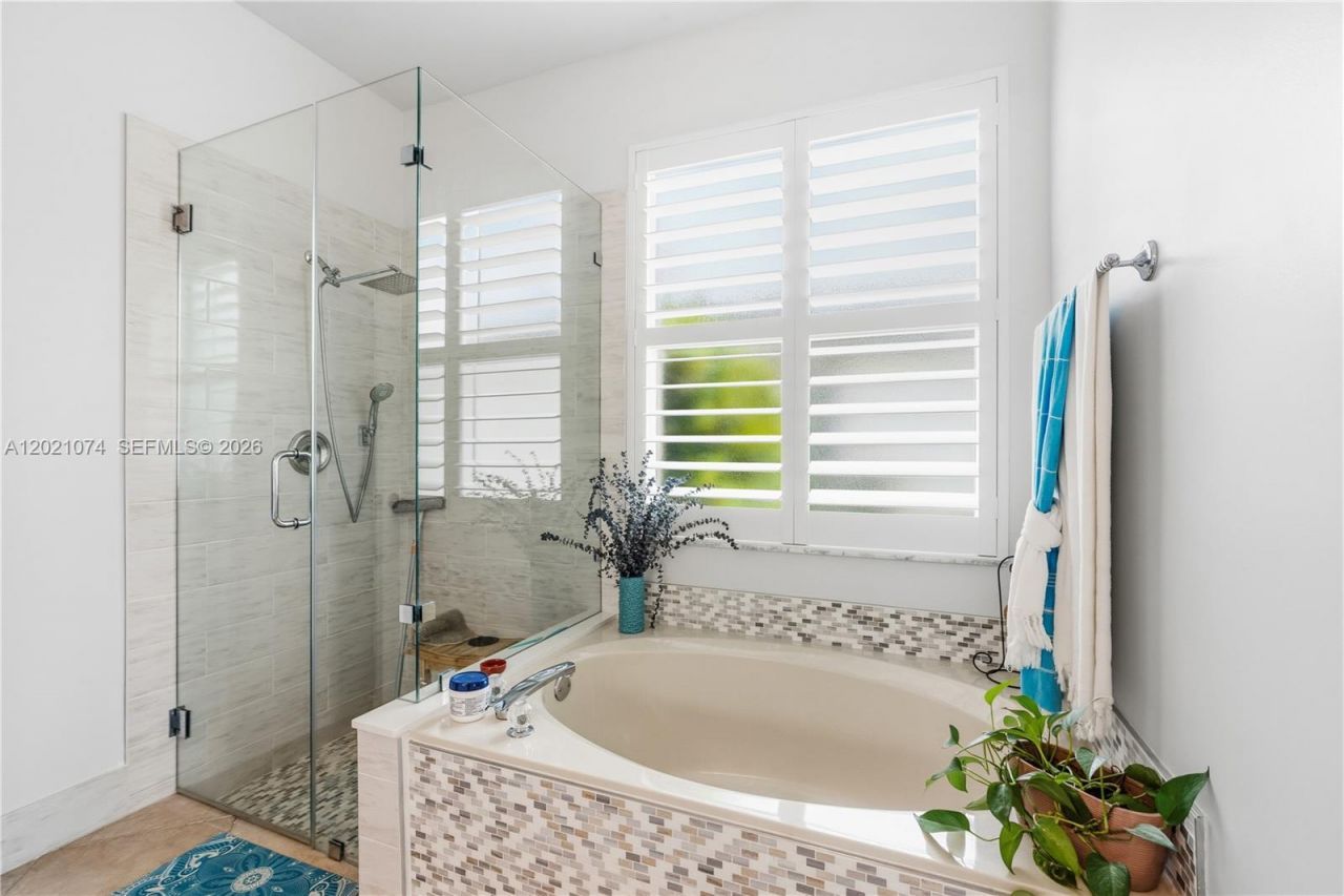 16350 SW 11th St, Pembroke Pines, FL 33027 Photo