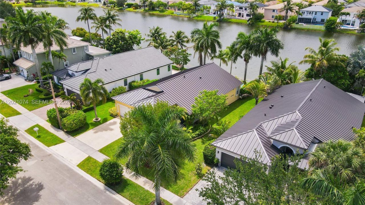 16350 SW 11th St, Pembroke Pines, FL 33027 Photo