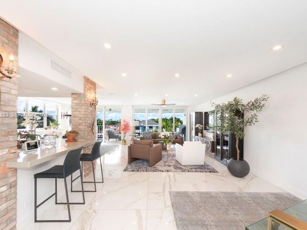 10180 W Bay Harbor Dr, Unit 4A, Bay Harbor Islands, FL 33154