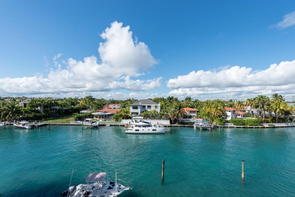 10180 W Bay Harbor Dr , Unit 4A, Bay Harbor Islands, FL 33154 Photo
