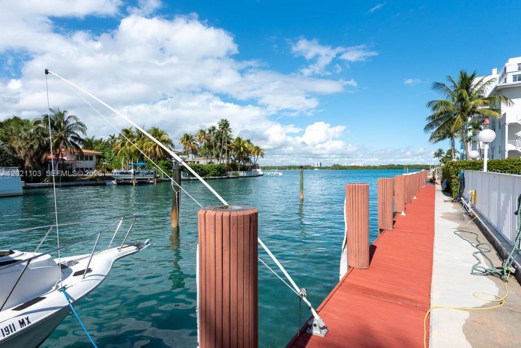 10180 W Bay Harbor Dr , Unit 4A, Bay Harbor Islands, FL 33154 Photo