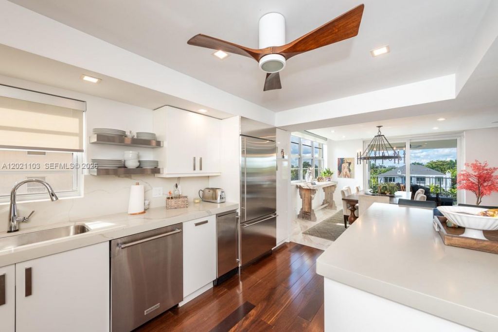 10180 W Bay Harbor Dr , Unit 4A, Bay Harbor Islands, FL 33154 Photo