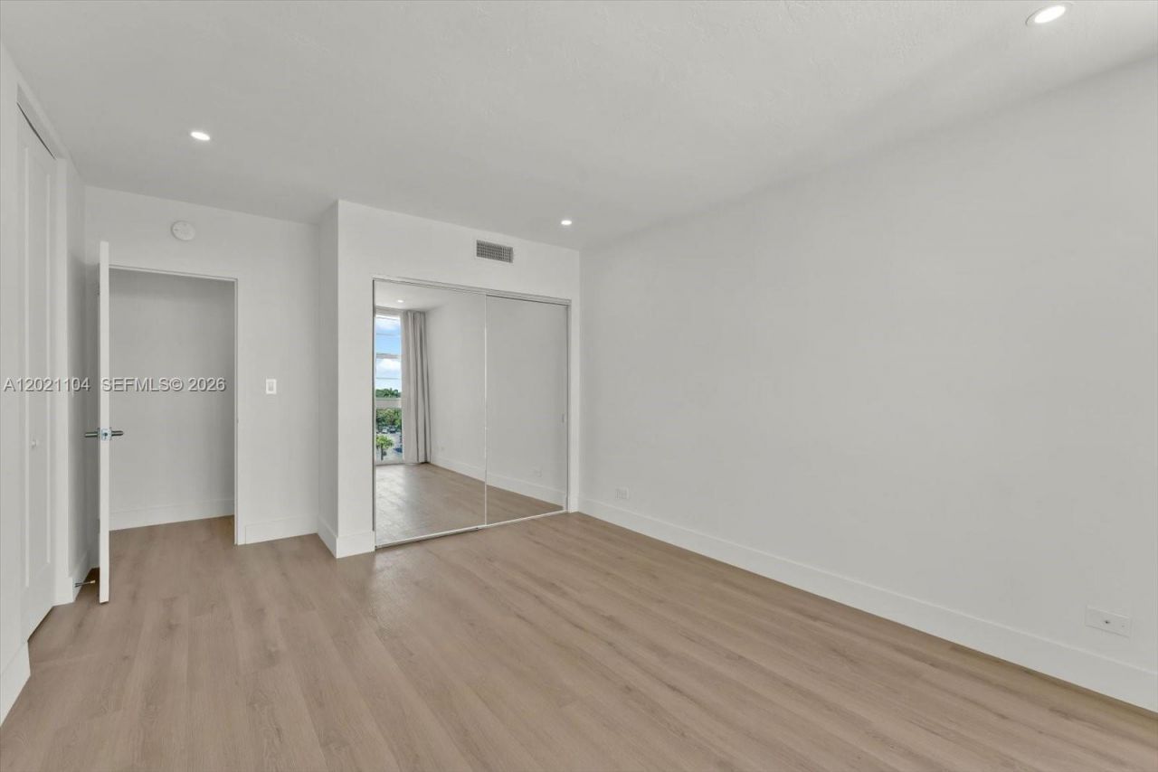 2451 Brickell Ave , Unit 6N, Miami, FL 33129 Photo