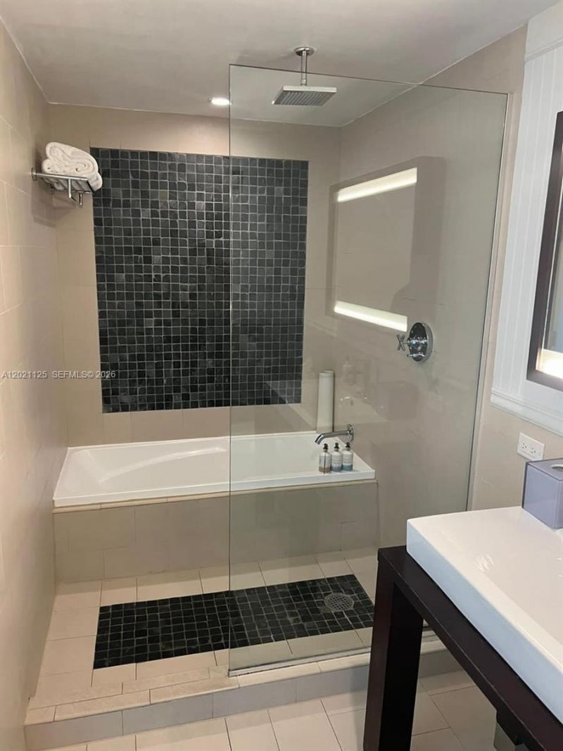 17315 Collins Ave , Unit 1507, Sunny Isles Beach, FL 33160 Photo