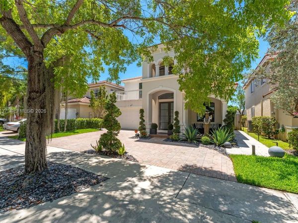 9024 SW 206th St, Cutler Bay, FL 33189