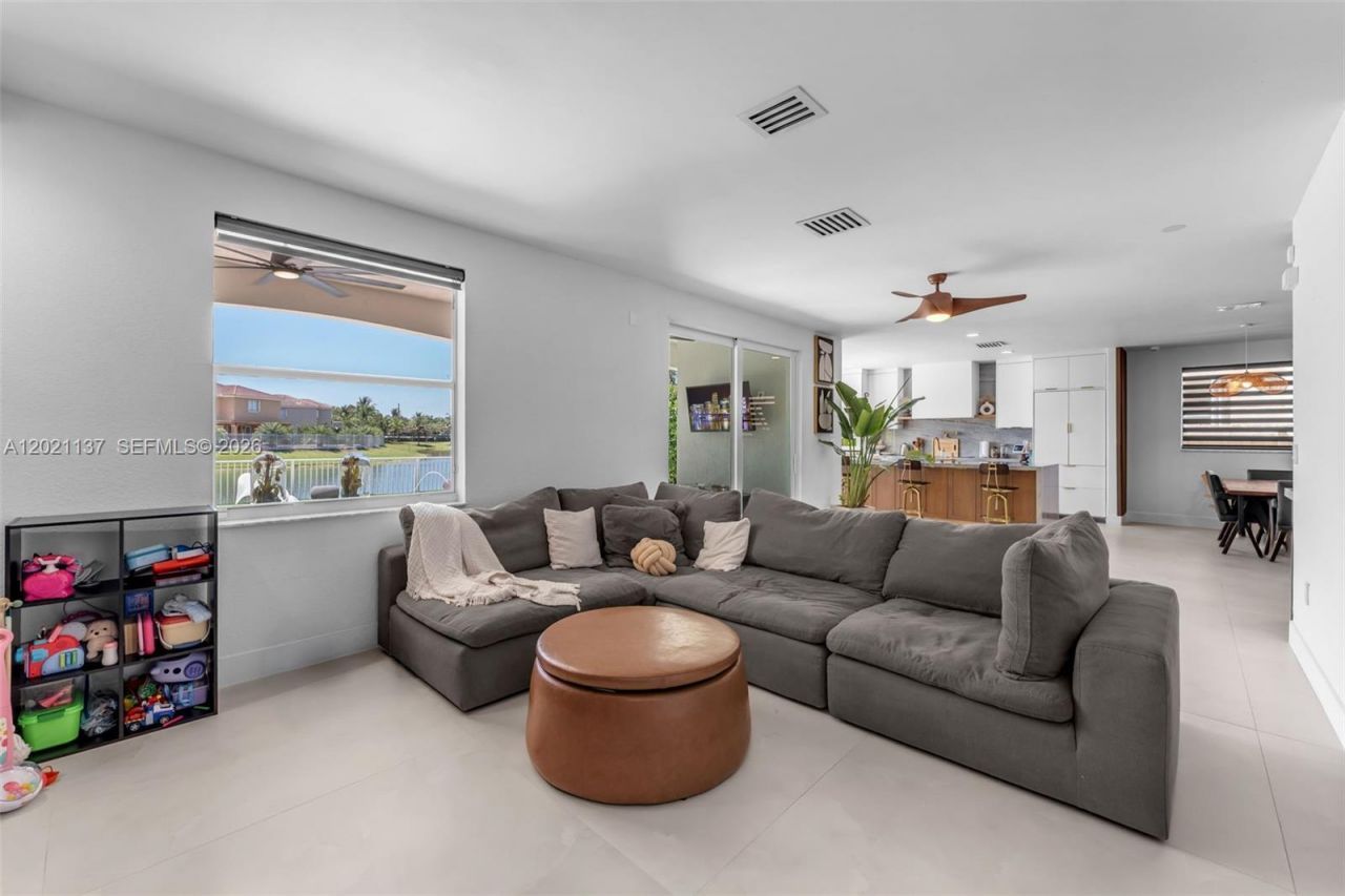 9024 SW 206th St, Cutler Bay, FL 33189 Photo