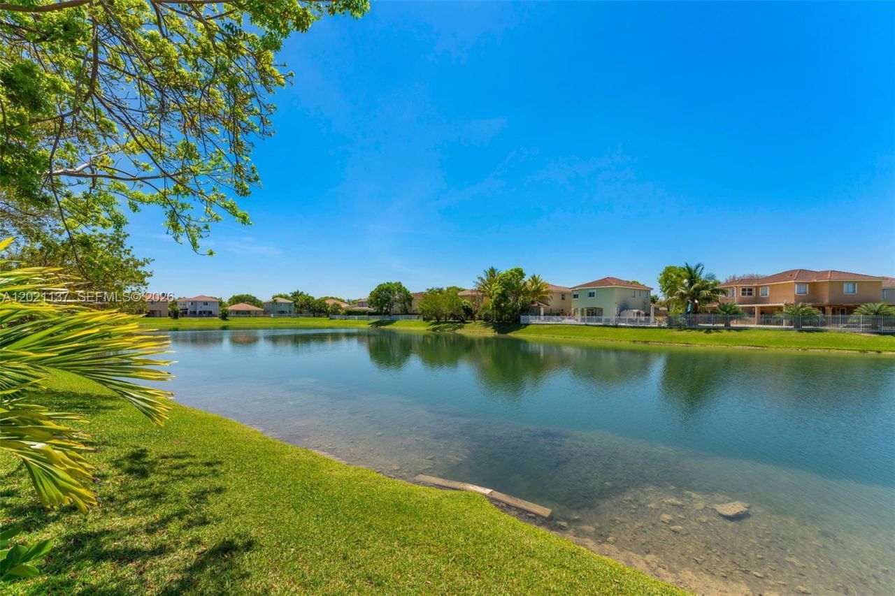 9024 SW 206th St, Cutler Bay, FL 33189 Photo