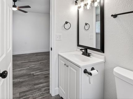 6817 Sandrock, Sacramento, CA 95828 Photo