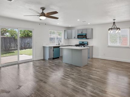 6817 Sandrock, Sacramento, CA 95828 Photo