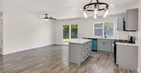 6817 Sandrock, Sacramento, CA 95828 Photo