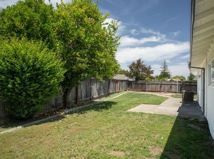 6817 Sandrock, Sacramento, CA 95828 Photo