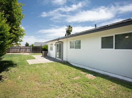 6817 Sandrock, Sacramento, CA 95828 Photo