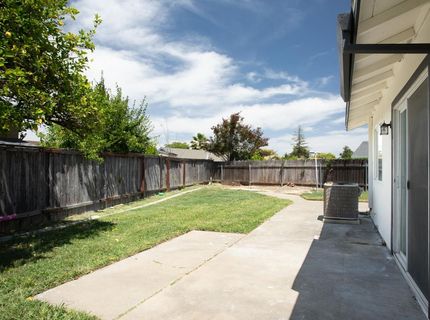 6817 Sandrock, Sacramento, CA 95828 Photo