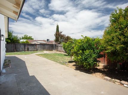 6817 Sandrock, Sacramento, CA 95828 Photo