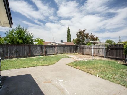6817 Sandrock, Sacramento, CA 95828 Photo