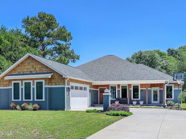 243 Tumbling Brook Lane , Holly Ridge, NC 28445