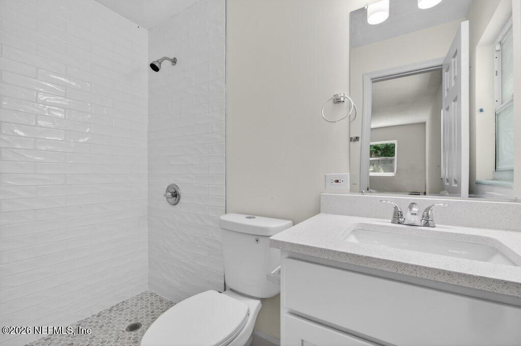 133 Magnolia Avenue E, East Palatka, FL 32131 Photo