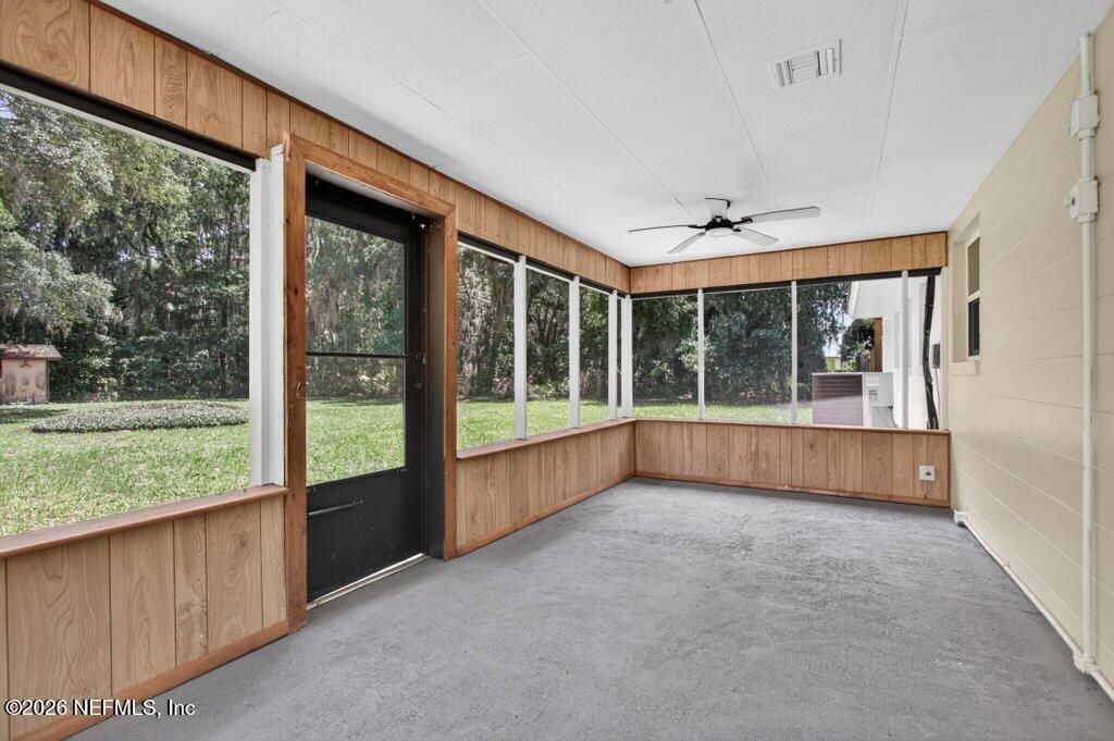133 Magnolia Avenue E, East Palatka, FL 32131 Photo