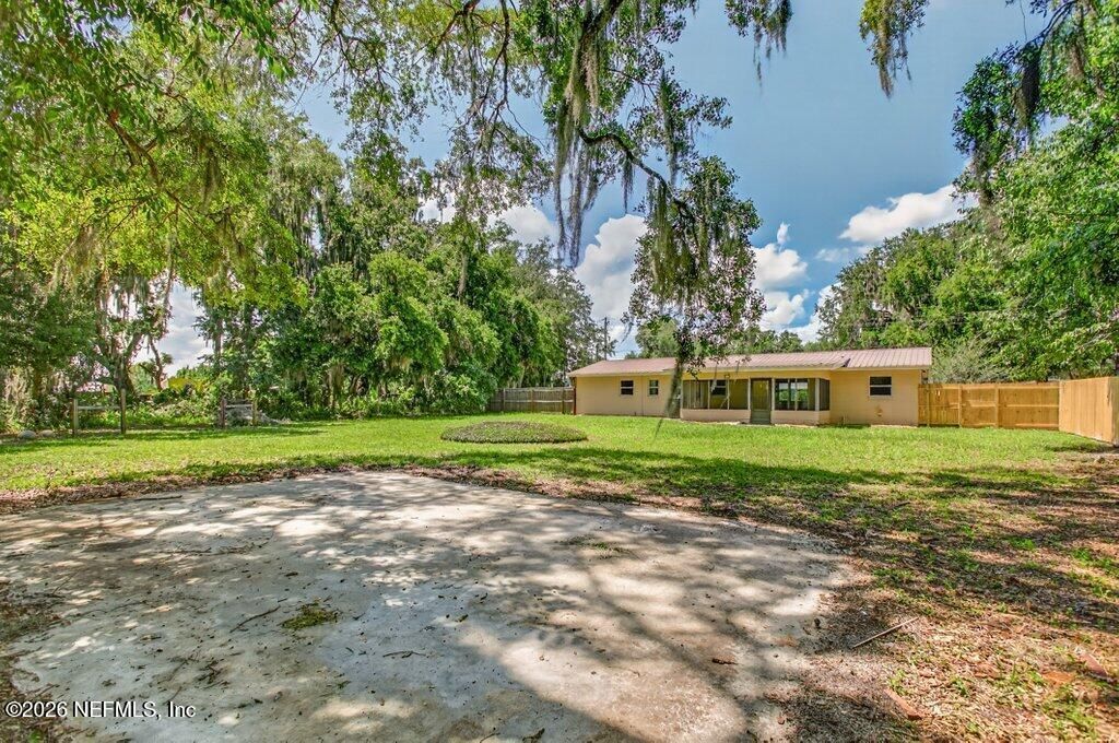 133 Magnolia Avenue E, East Palatka, FL 32131 Photo