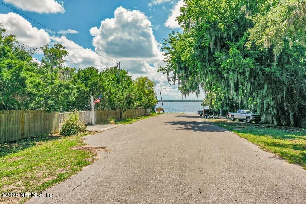 133 Magnolia Avenue E, East Palatka, FL 32131 Photo