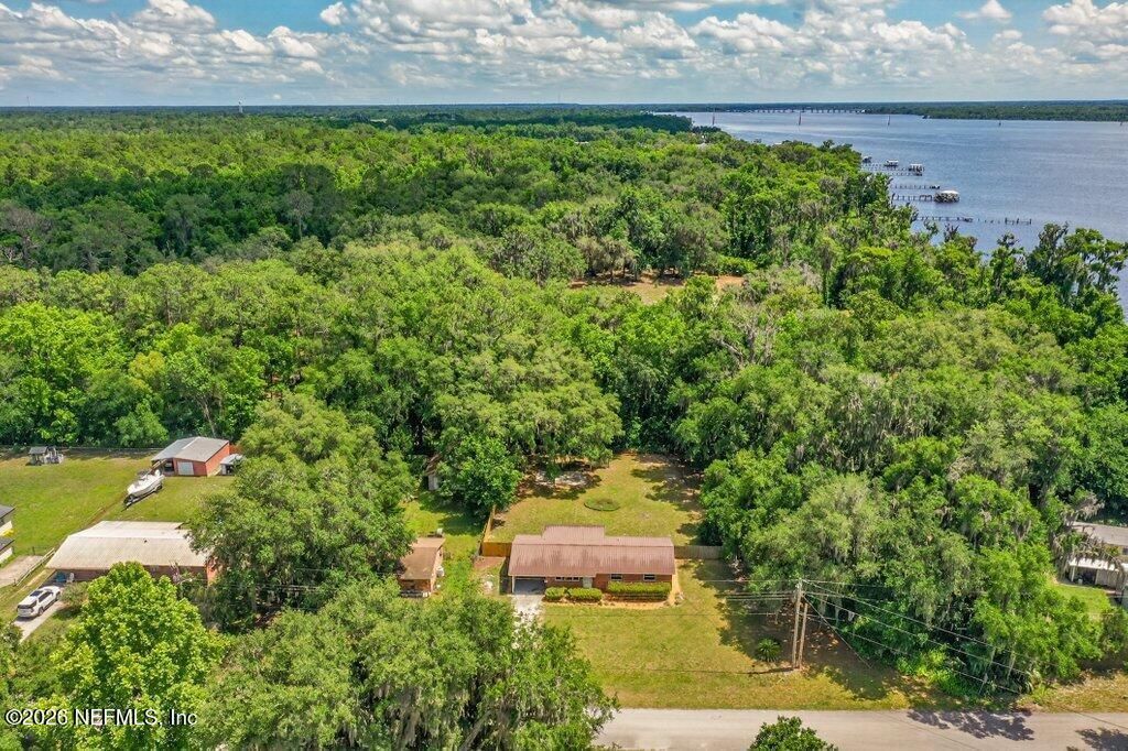 133 Magnolia Avenue E, East Palatka, FL 32131 Photo