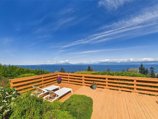 5246 Lost Lake Rd , Nanaimo, BC V9T 5E5
