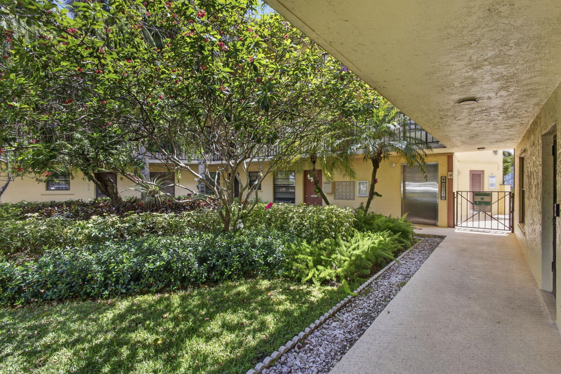 327 Southwind Drive, Unit 203, North Palm Beach, FL 33408 Photo