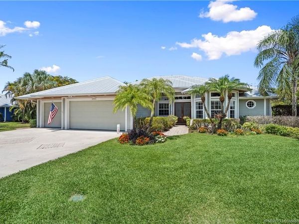 4220 SE Rainbows End, Stuart, FL 34997
