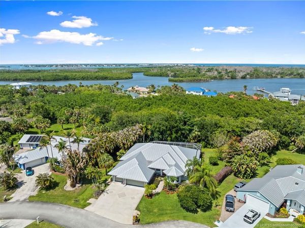 4220 SE Rainbows End, Stuart, FL 34997