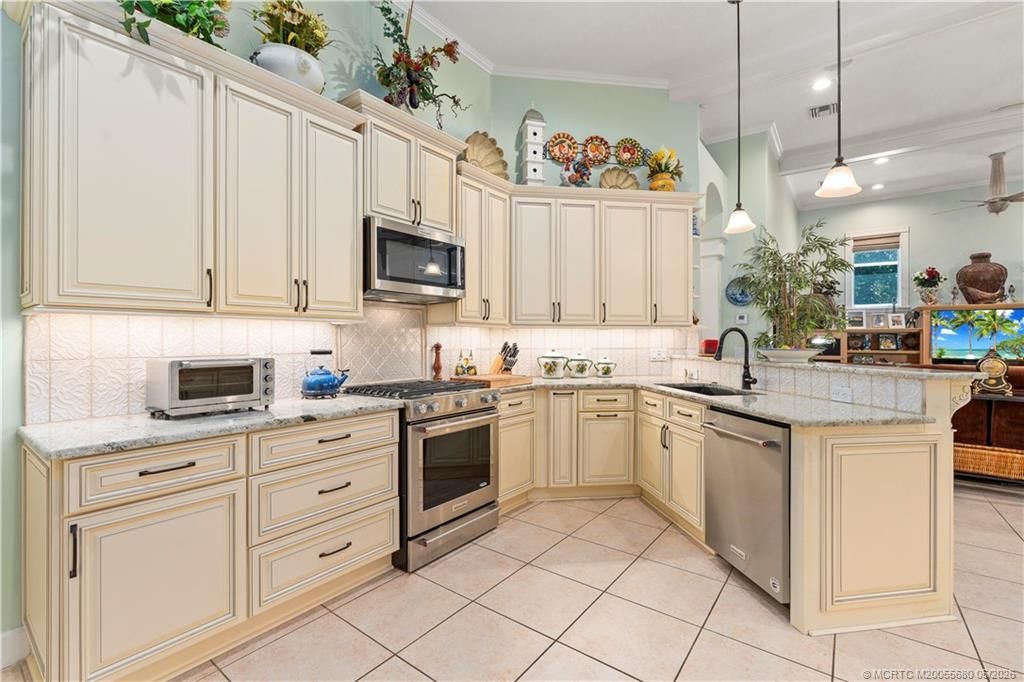 4220 SE Rainbows End, Stuart, FL 34997 Photo