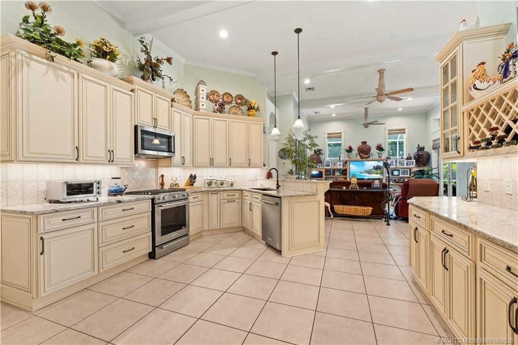 4220 SE Rainbows End, Stuart, FL 34997 Photo