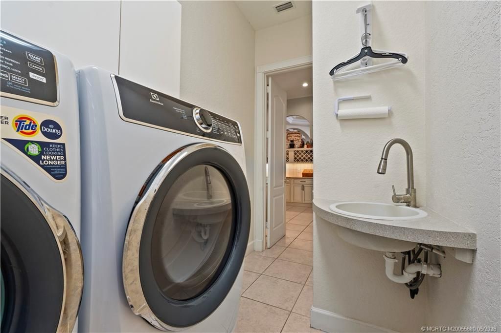 4220 SE Rainbows End, Stuart, FL 34997 Photo