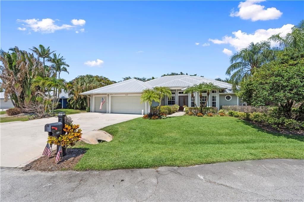 4220 SE Rainbows End, Stuart, FL 34997 Photo