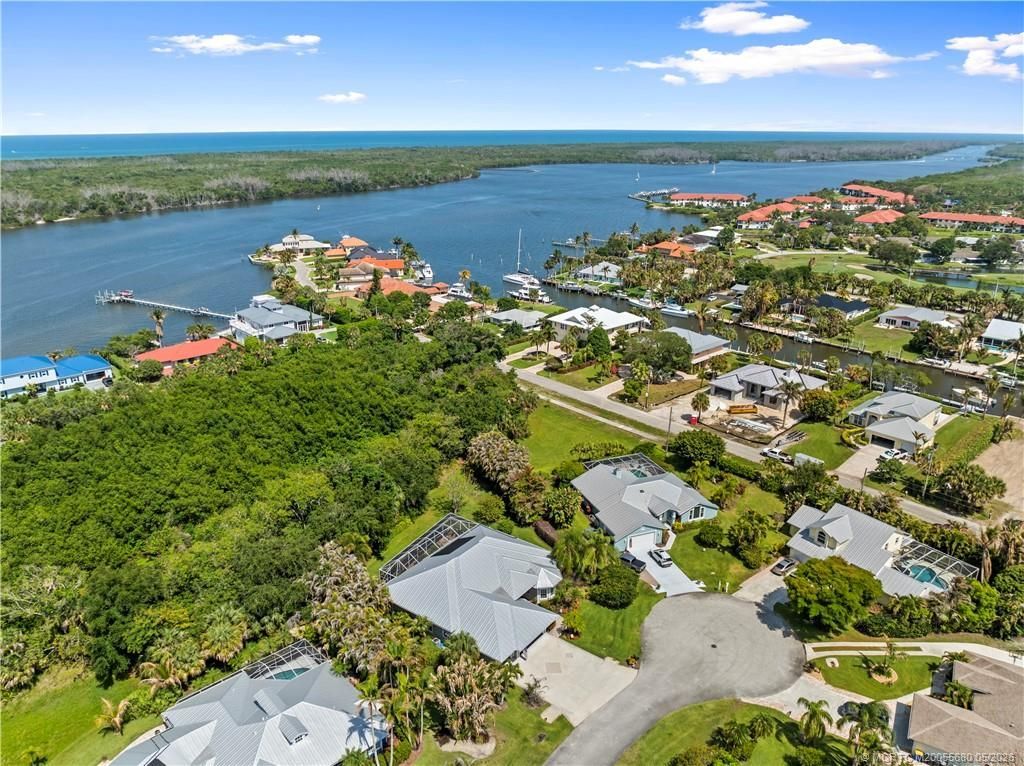 4220 SE Rainbows End, Stuart, FL 34997 Photo