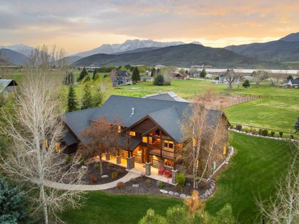 2984 W WINTERTON RD , Charleston, UT 84032
