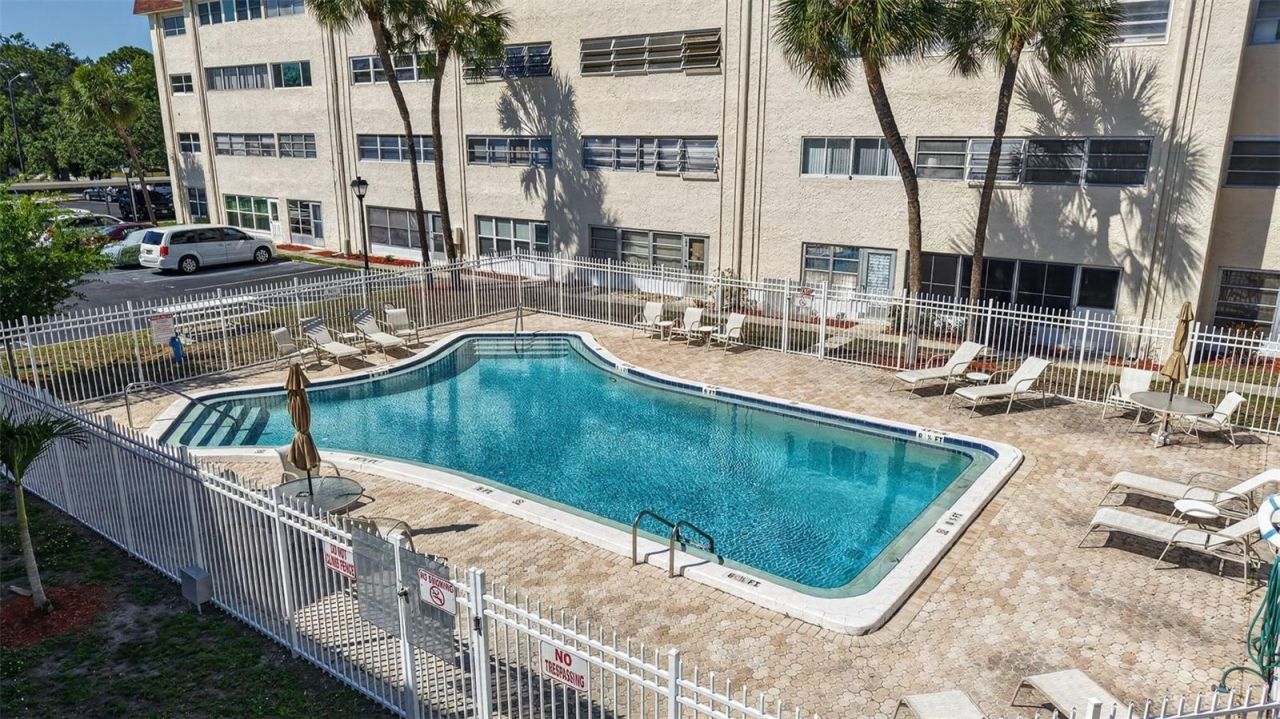 6370 1st Street N, Unit 202, Saint Petersburg, FL 33702 Photo