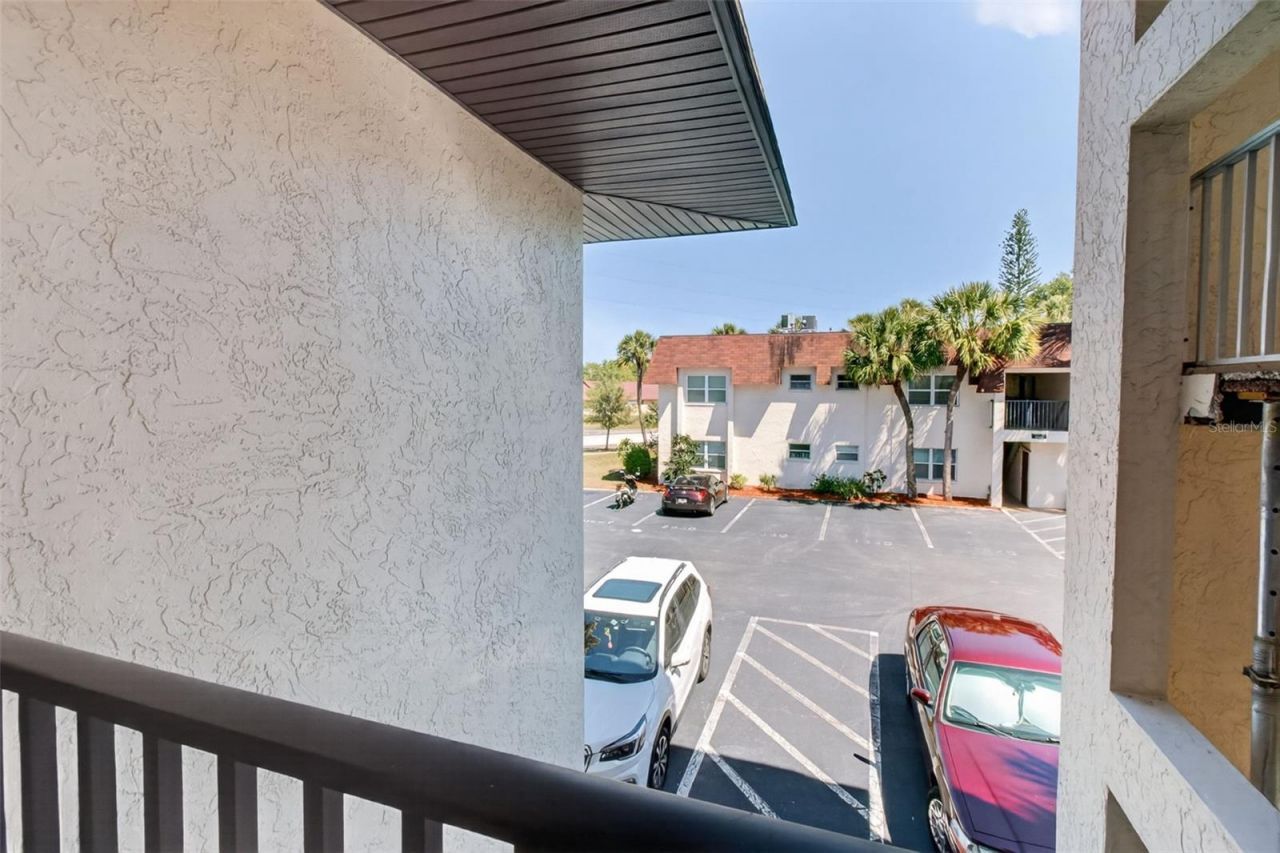 6370 1st Street N, Unit 202, Saint Petersburg, FL 33702 Photo