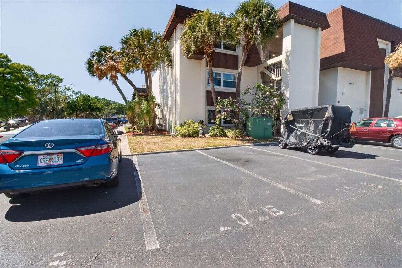 6370 1st Street N, Unit 202, Saint Petersburg, FL 33702 Photo