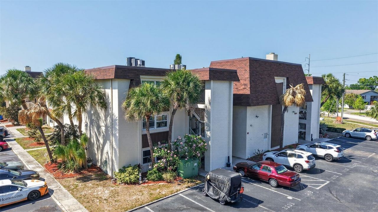 6370 1st Street N, Unit 202, Saint Petersburg, FL 33702 Photo