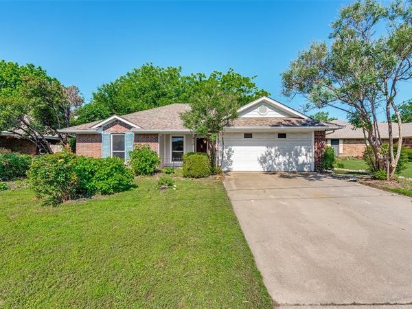 813 Royal Meadows Street, Denton, TX 76209