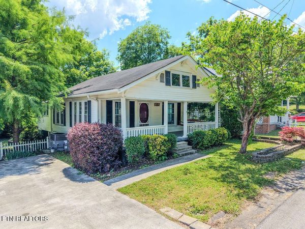 605 Shoemaker St, Athens, TN 37303