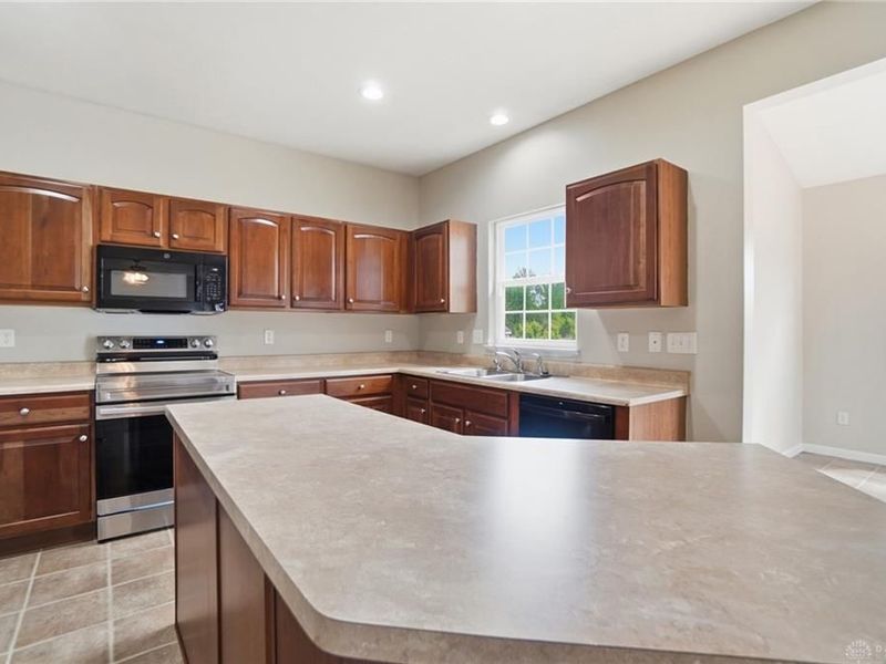 618 Chapelgate Drive, Fairborn, OH 45324 Photo 18