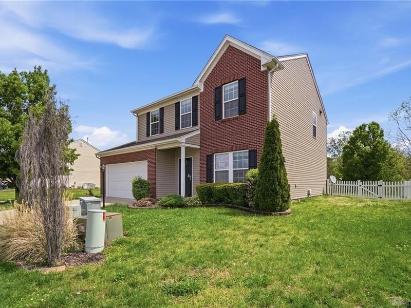 618 Chapelgate Drive, Fairborn, OH 45324 Photo 3