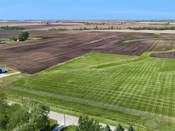 3824 NE 150th Avenue, Cambridge, IA 50046