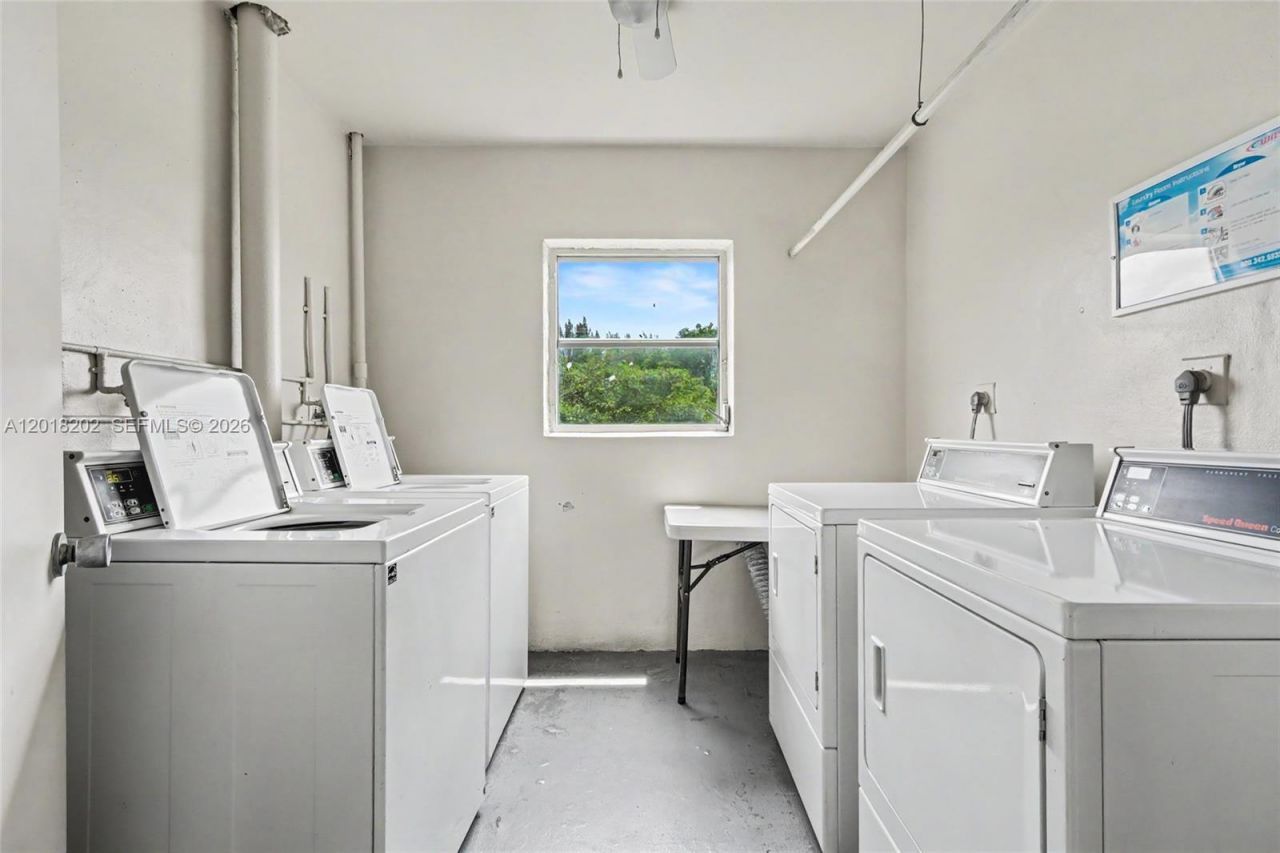 3250 N Palm Aire Dr , Unit 406, Pompano Beach, FL 33069 Photo
