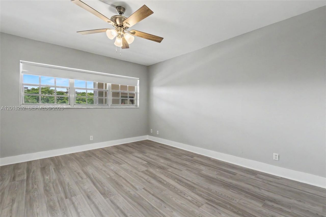 3250 N Palm Aire Dr , Unit 406, Pompano Beach, FL 33069 Photo