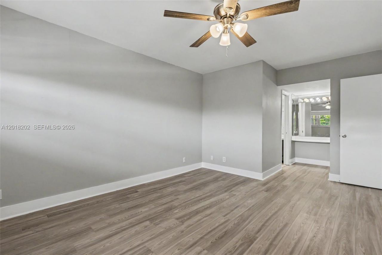 3250 N Palm Aire Dr , Unit 406, Pompano Beach, FL 33069 Photo